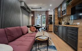Urban Pearl - Old Town - Unique 4Br/3Ba Apartment